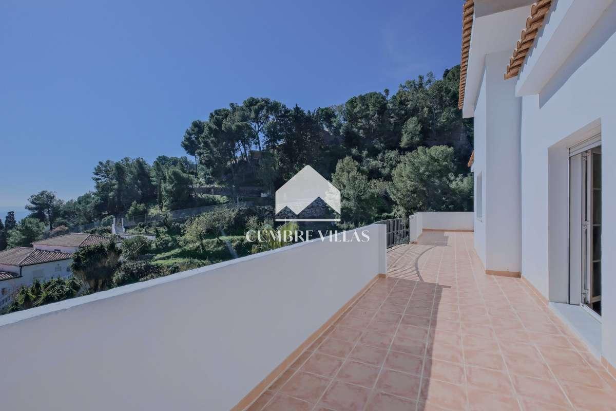 Villa for Sale in Almuñécar