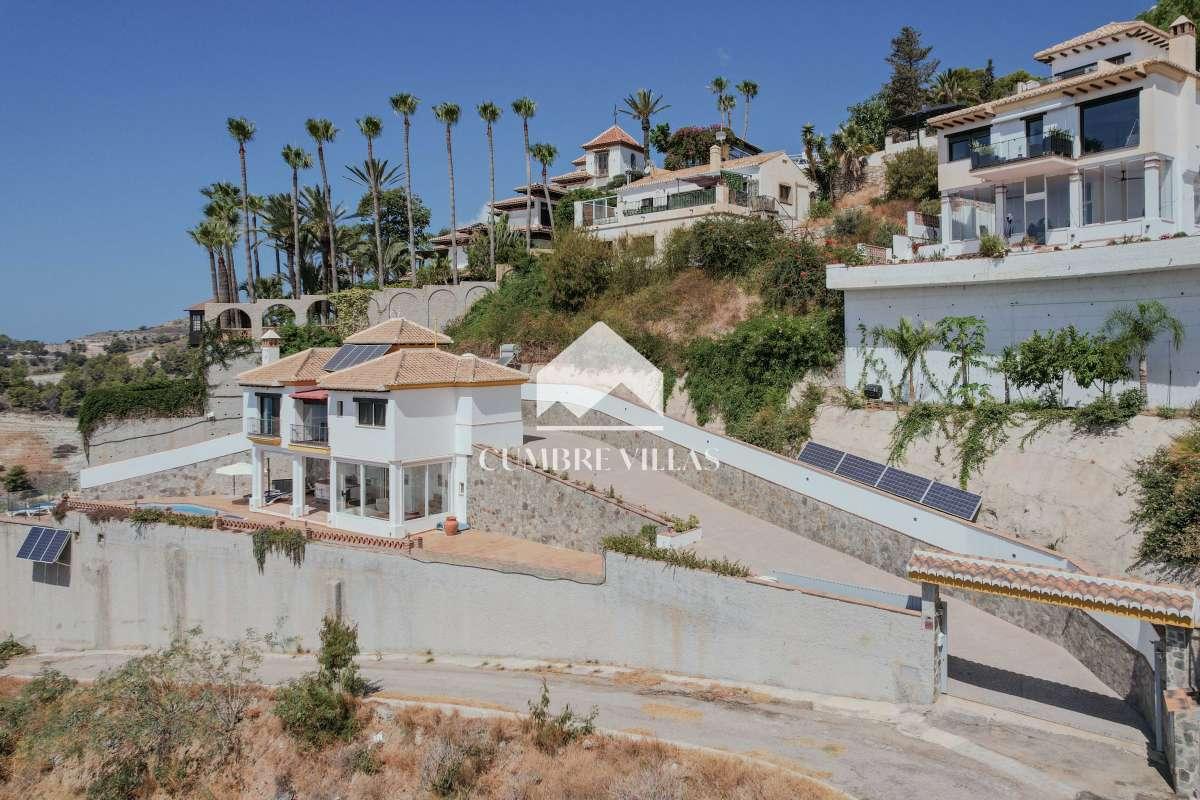 Villa for Sale in Almuñécar