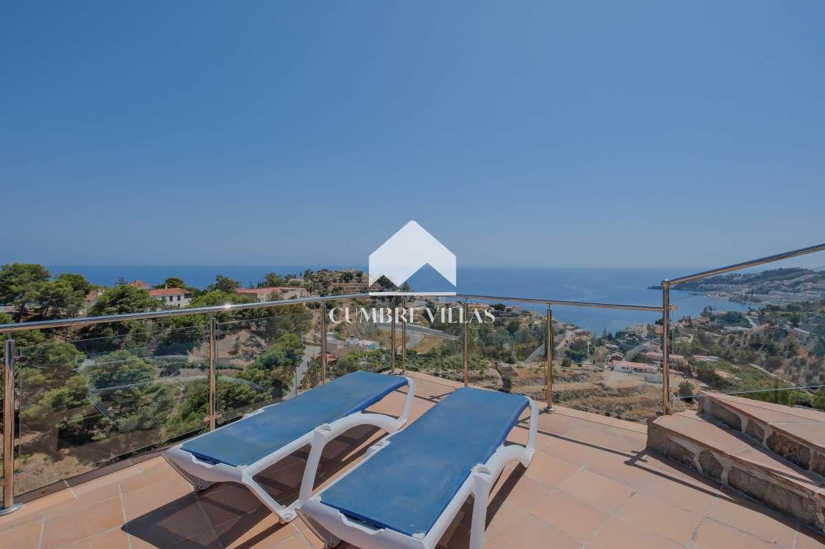 Villa for Sale in Almuñécar