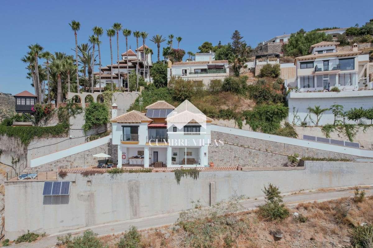 Villa for Sale in Almuñécar