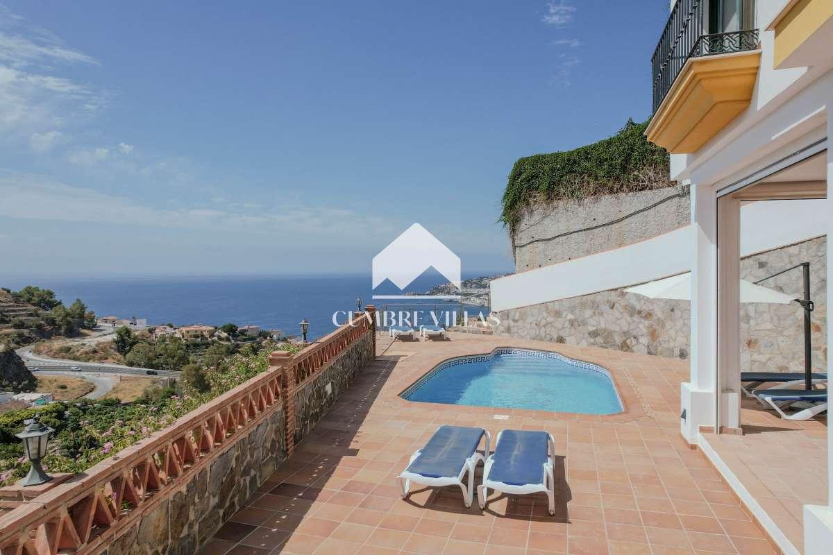 Villa for Sale in Almuñécar