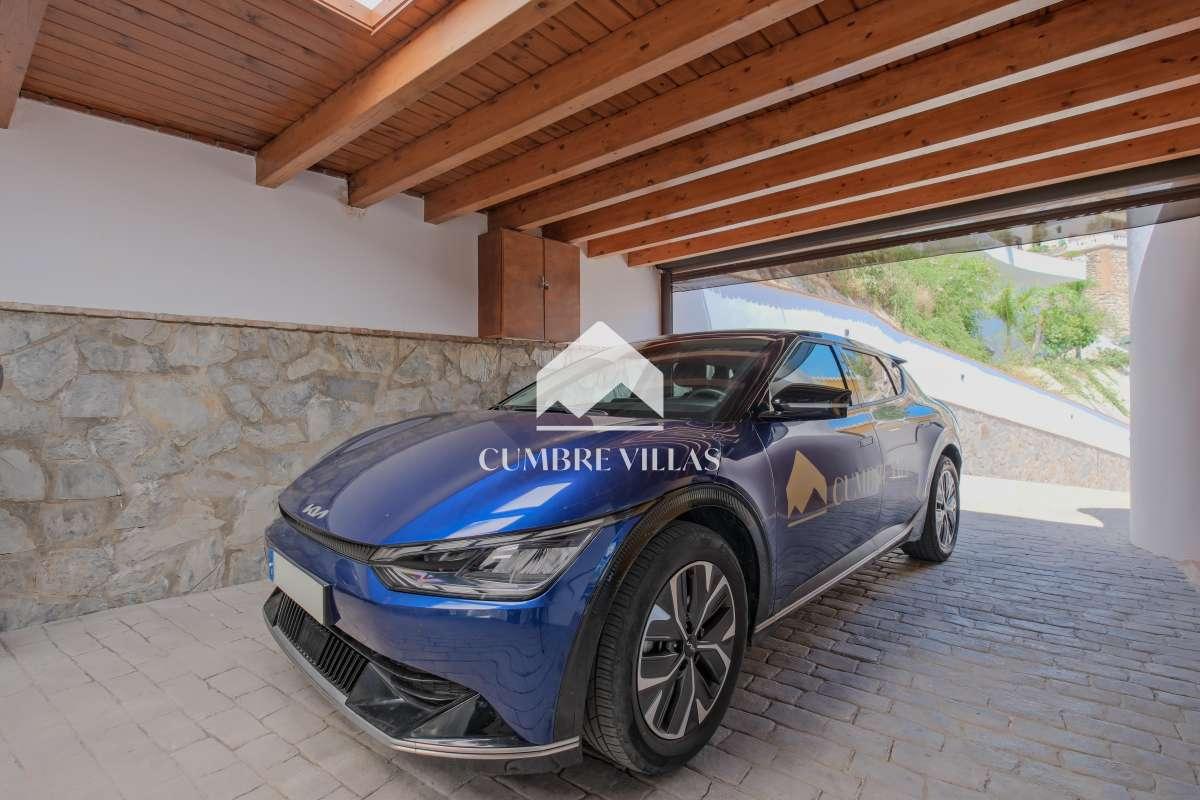 Villa for Sale in Almuñécar
