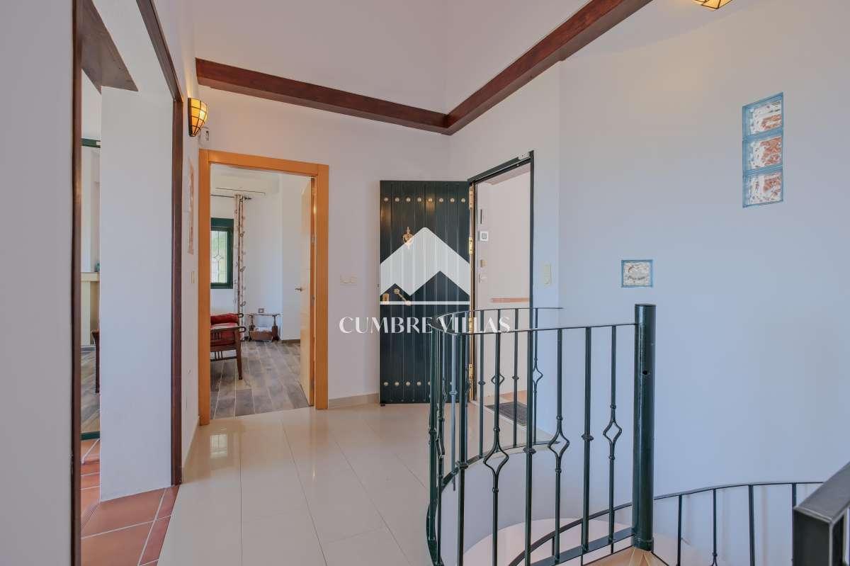 Villa for Sale in Almuñécar
