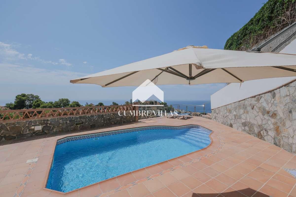 Villa for Sale in Almuñécar