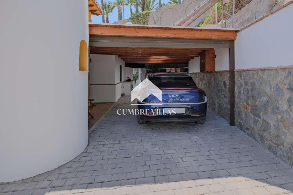 Villa for Sale in Almuñécar