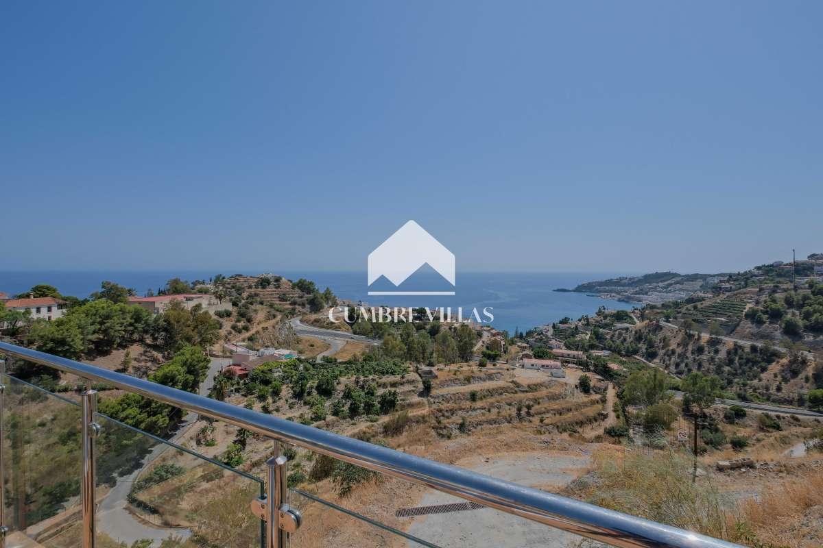 Villa for Sale in Almuñécar