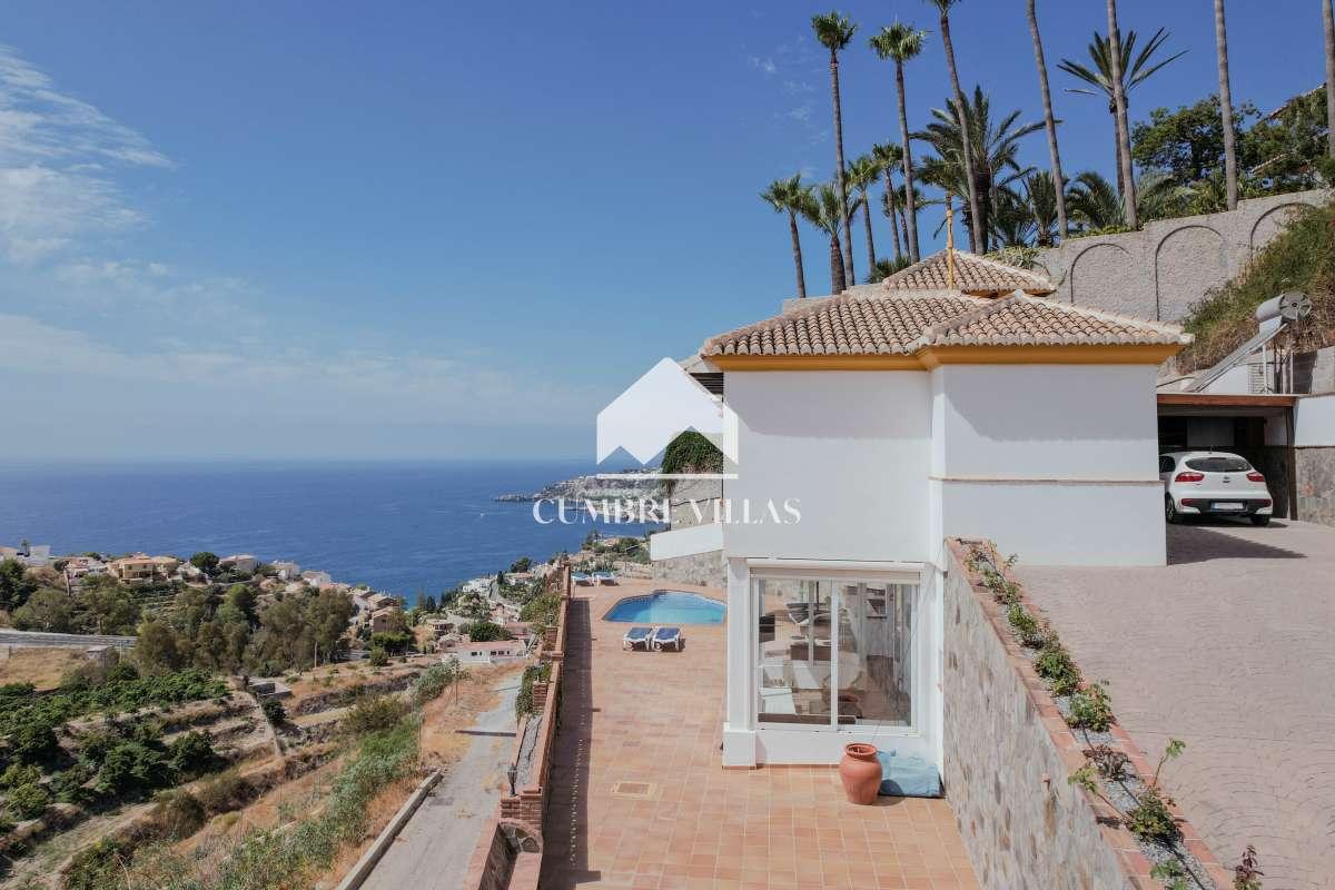 Villa for Sale in Almuñécar