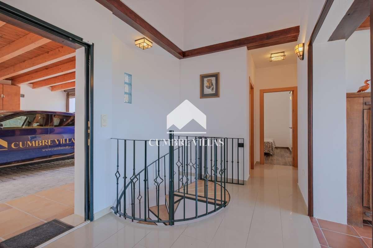 Villa for Sale in Almuñécar