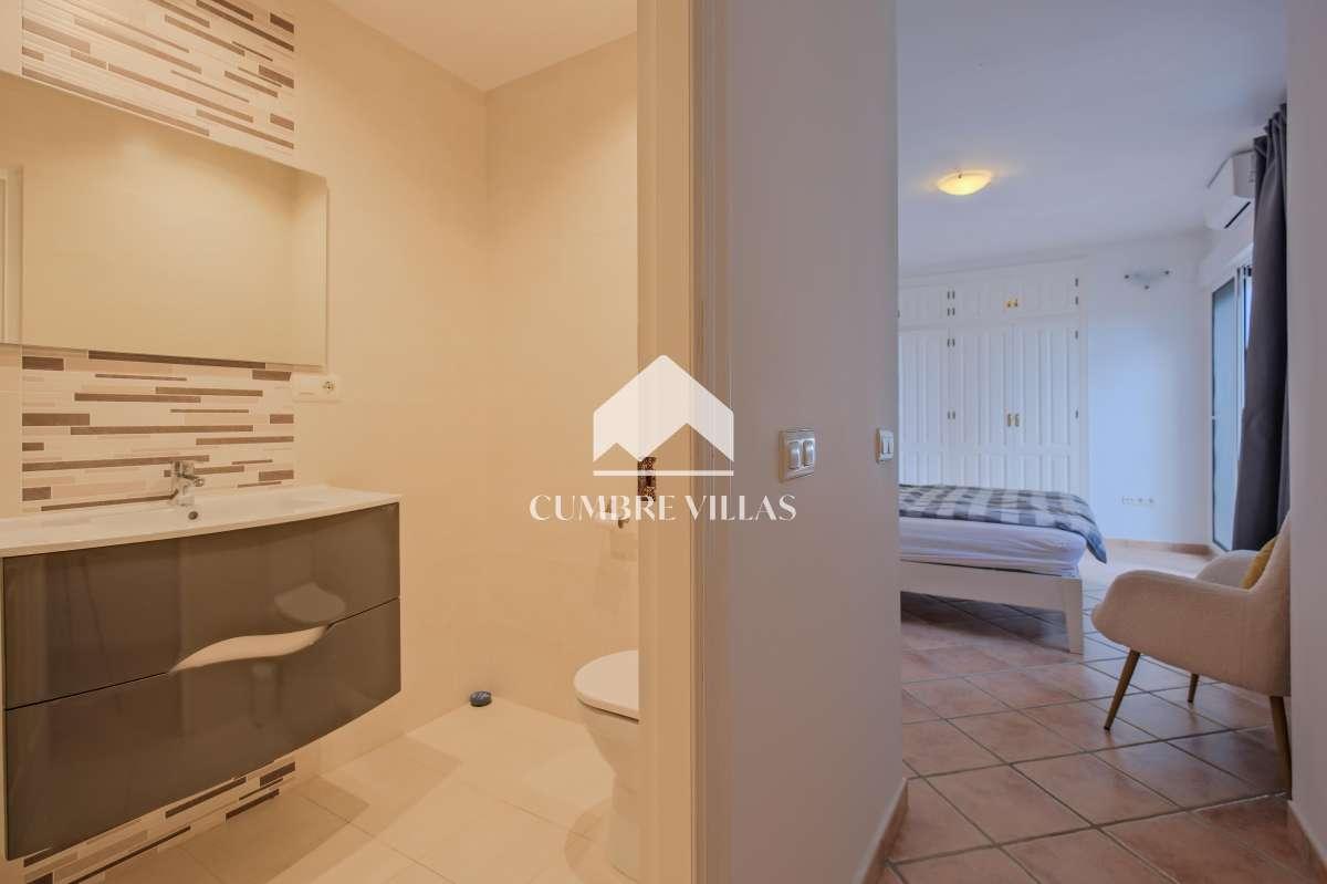 Villa for Sale in Salobreña