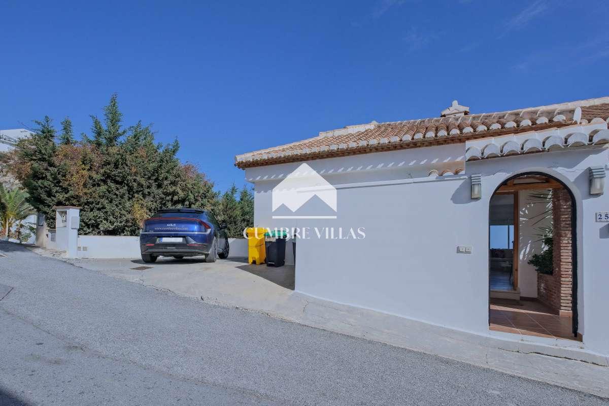Villa for Sale in Salobreña