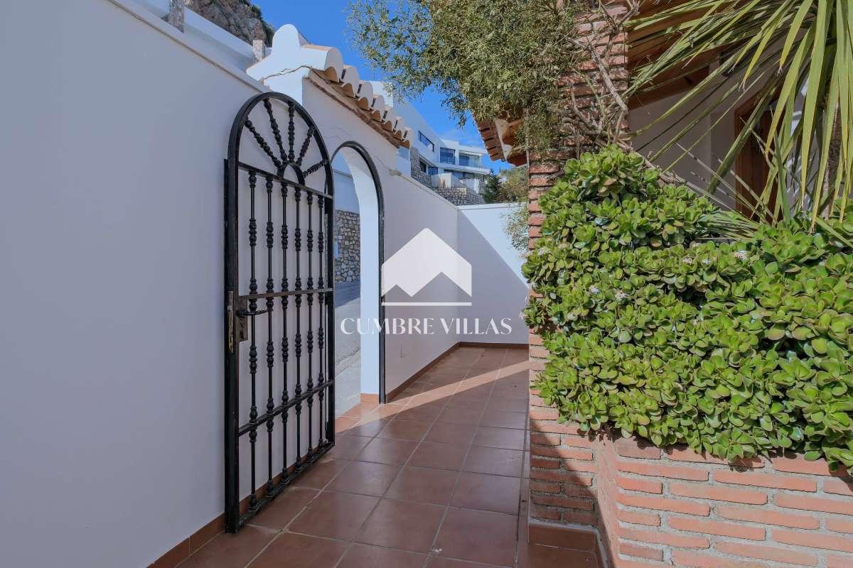 Villa for Sale in Salobreña