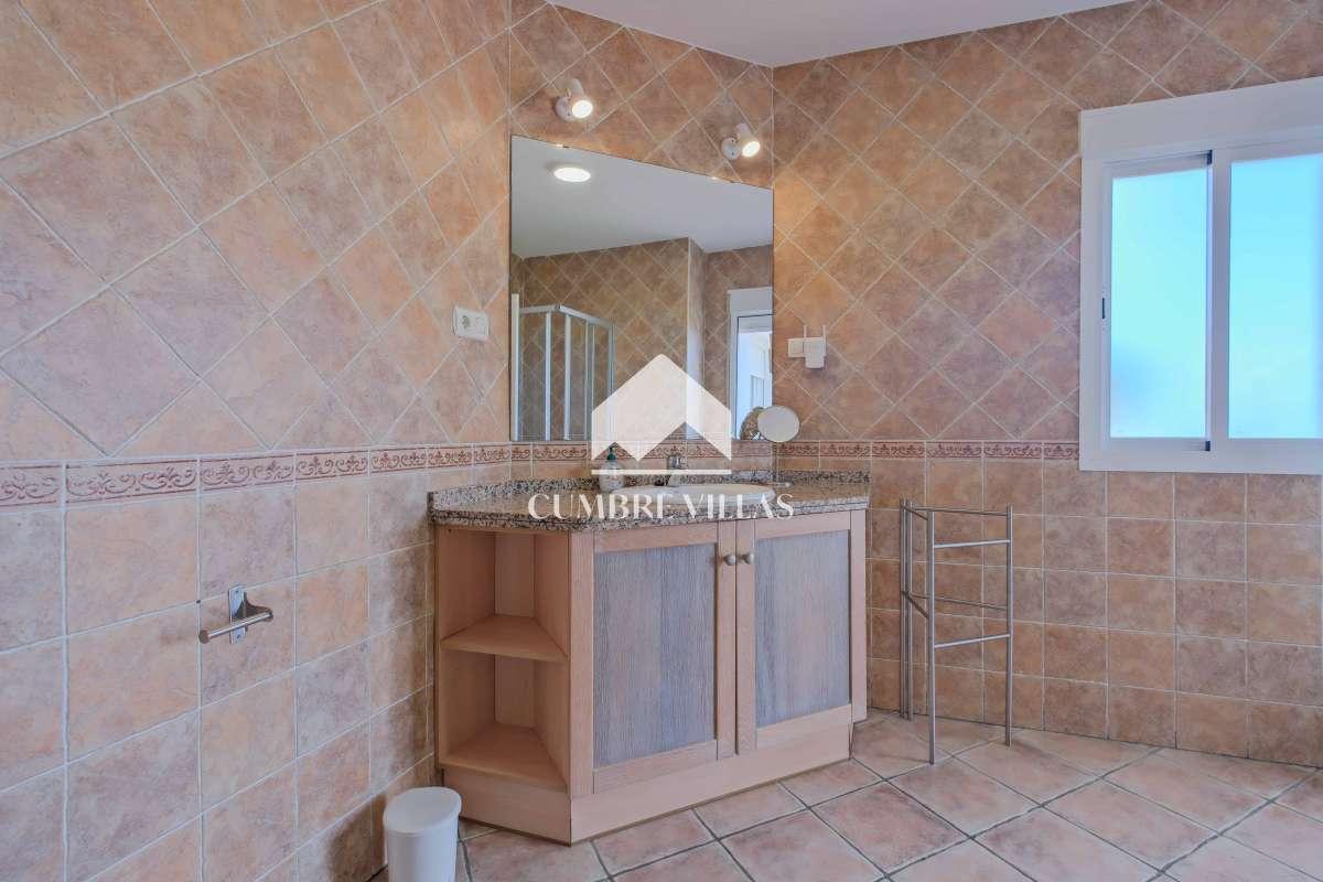 Villa for Sale in Salobreña