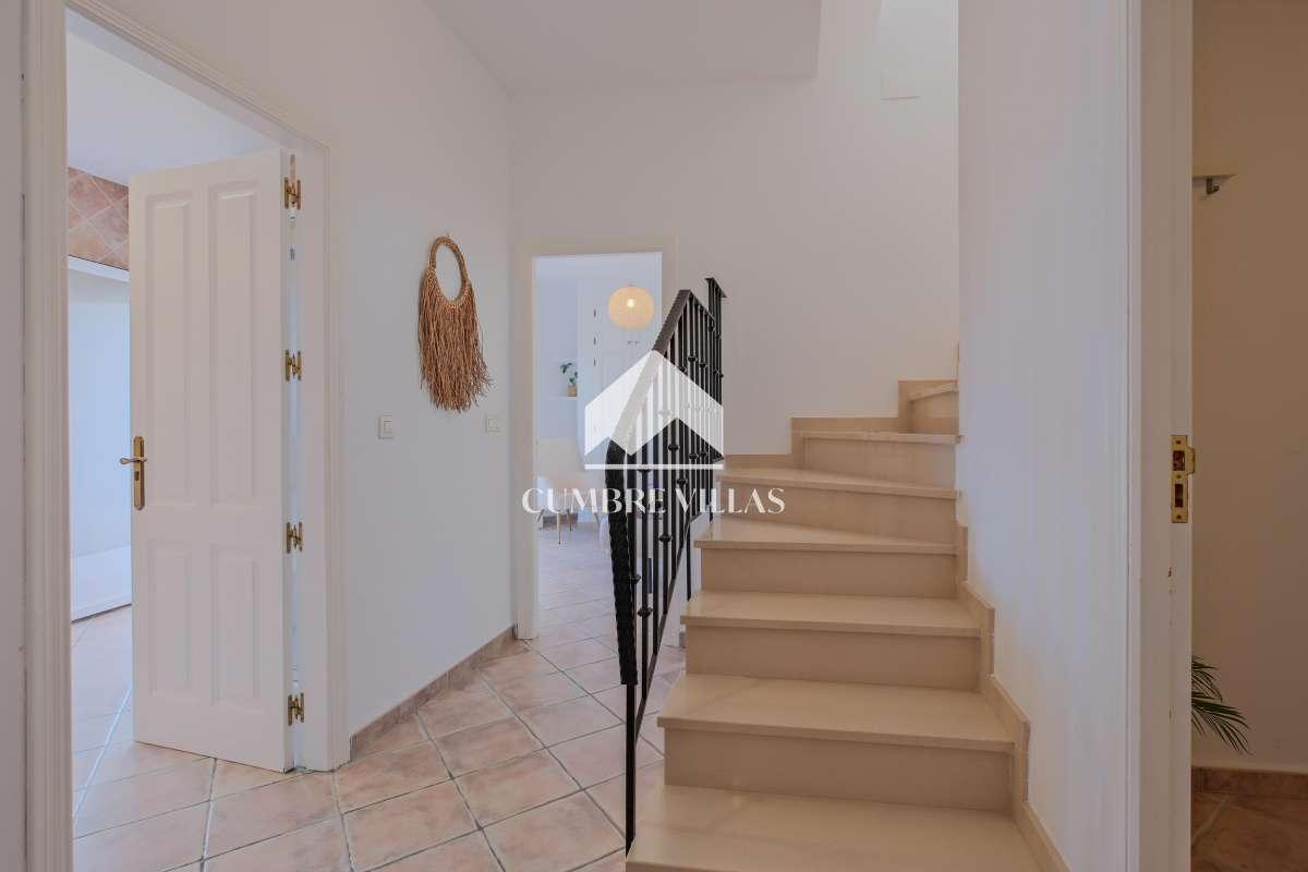Villa for Sale in Salobreña