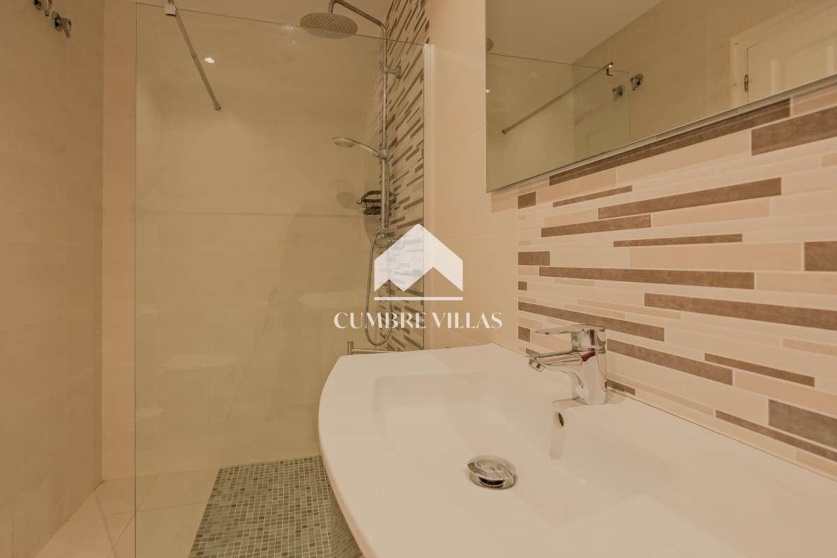 Villa for Sale in Salobreña