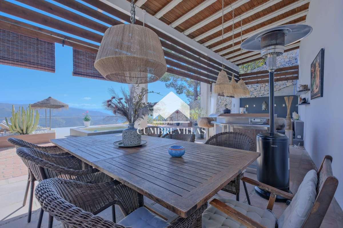 Villa for Sale in Almuñécar