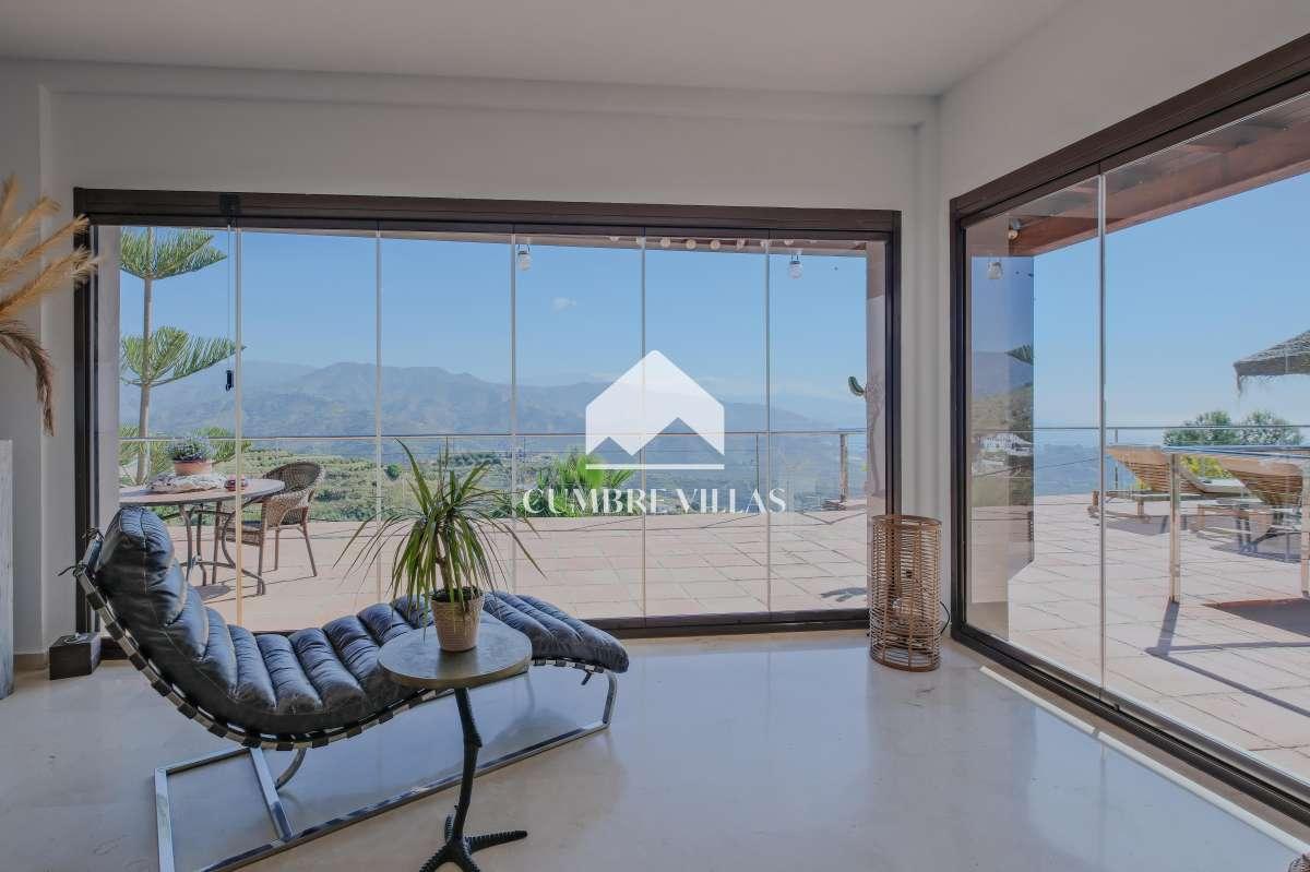 Villa for Sale in Almuñécar