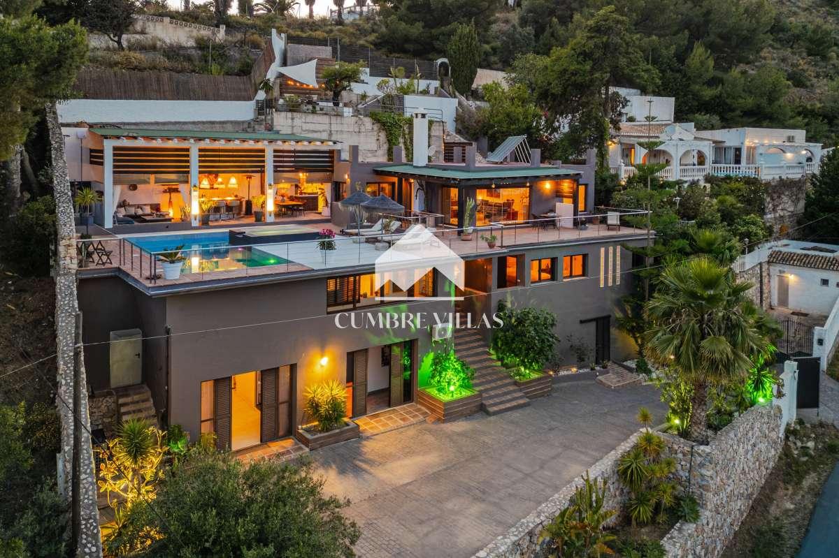 Villa for Sale in Almuñécar