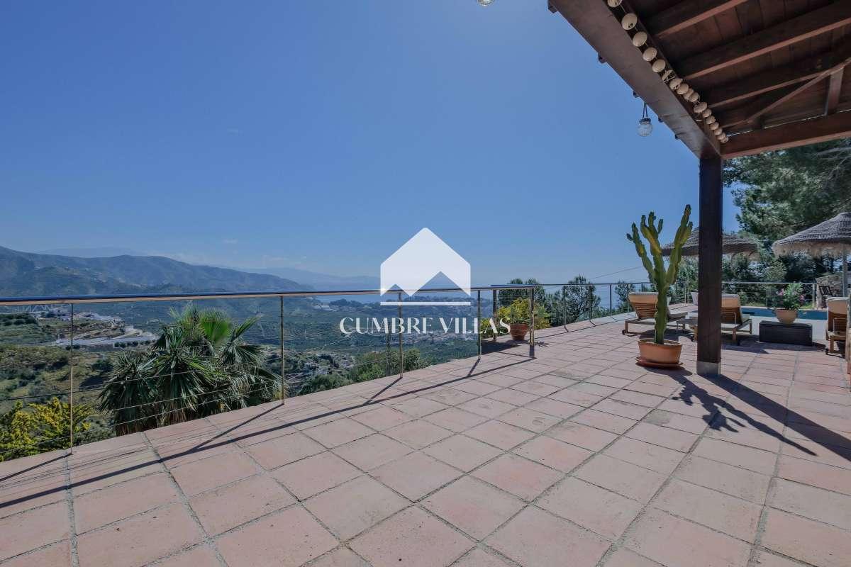 Villa for Sale in Almuñécar