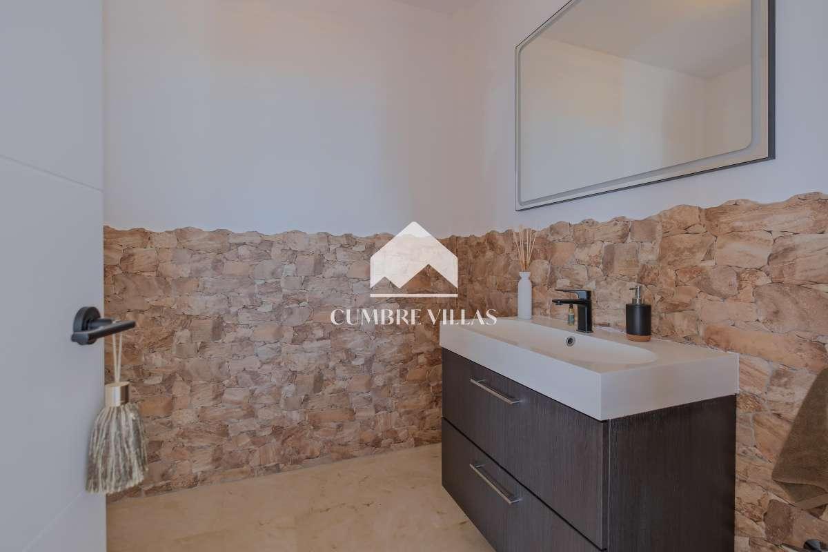 Villa for Sale in Almuñécar