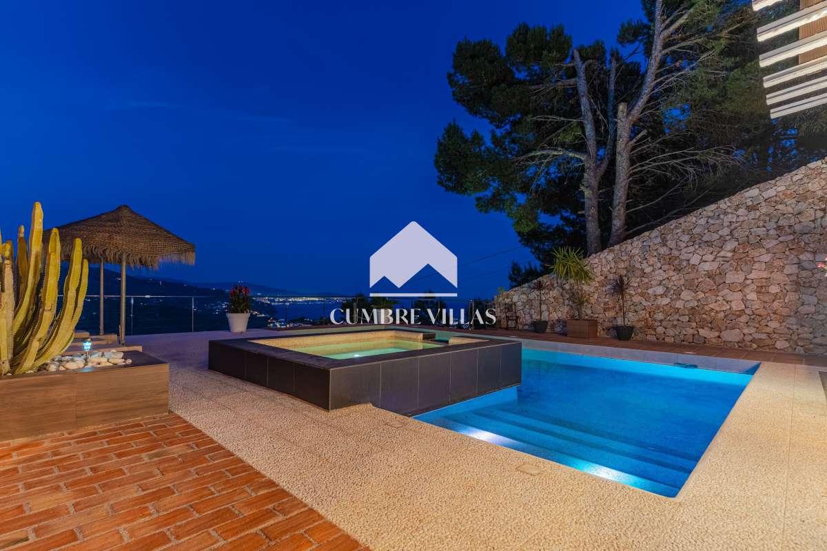 Villa for Sale in Almuñécar