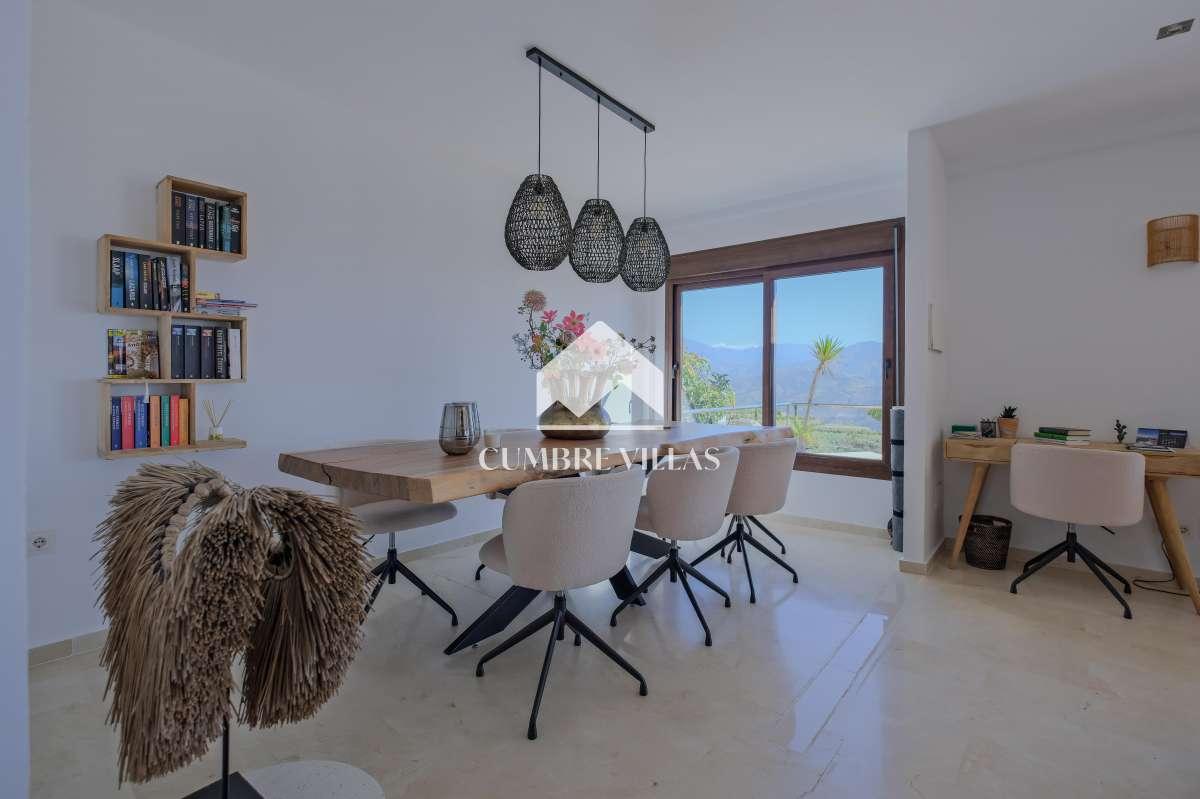Villa for Sale in Almuñécar