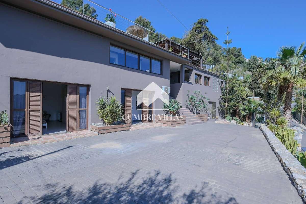 Villa for Sale in Almuñécar