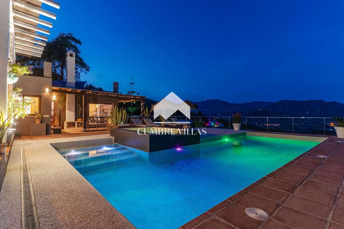 Villa for Sale in Almuñécar
