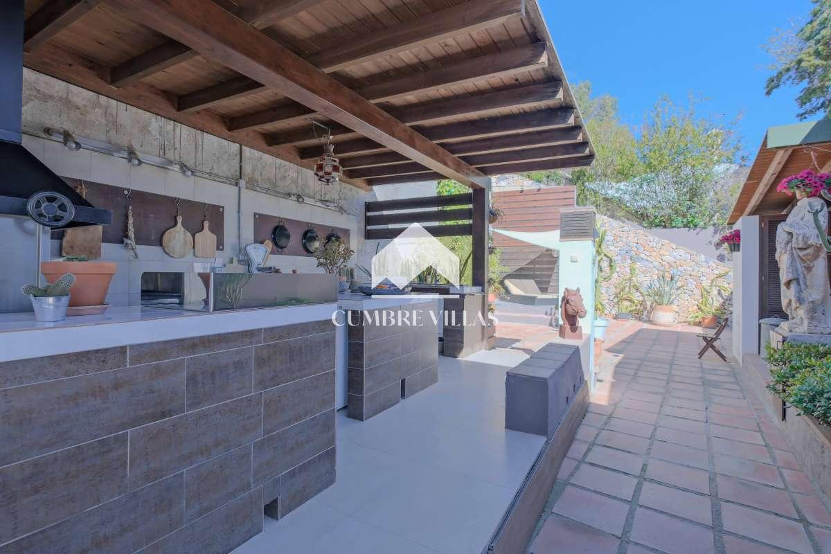 Villa for Sale in Almuñécar
