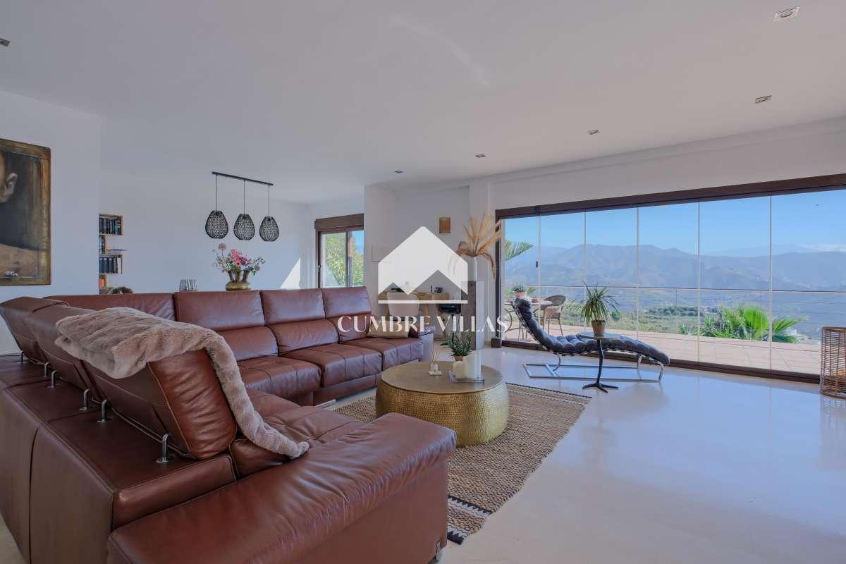 Villa for Sale in Almuñécar