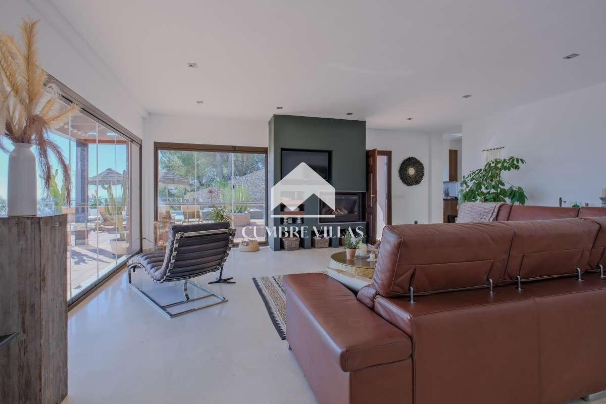 Villa for Sale in Almuñécar