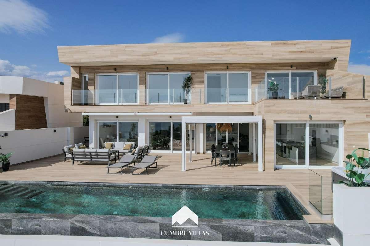 Villa for Sale in Almuñécar