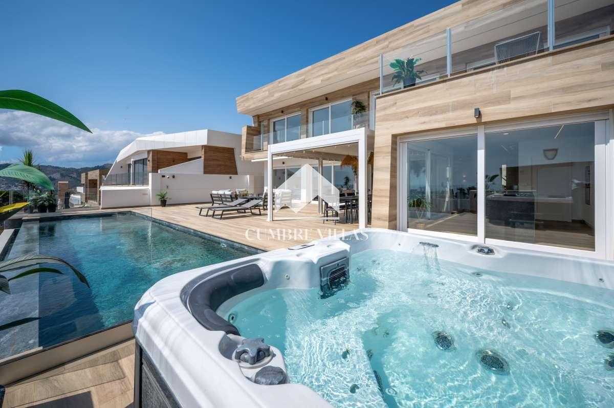Villa for Sale in Almuñécar