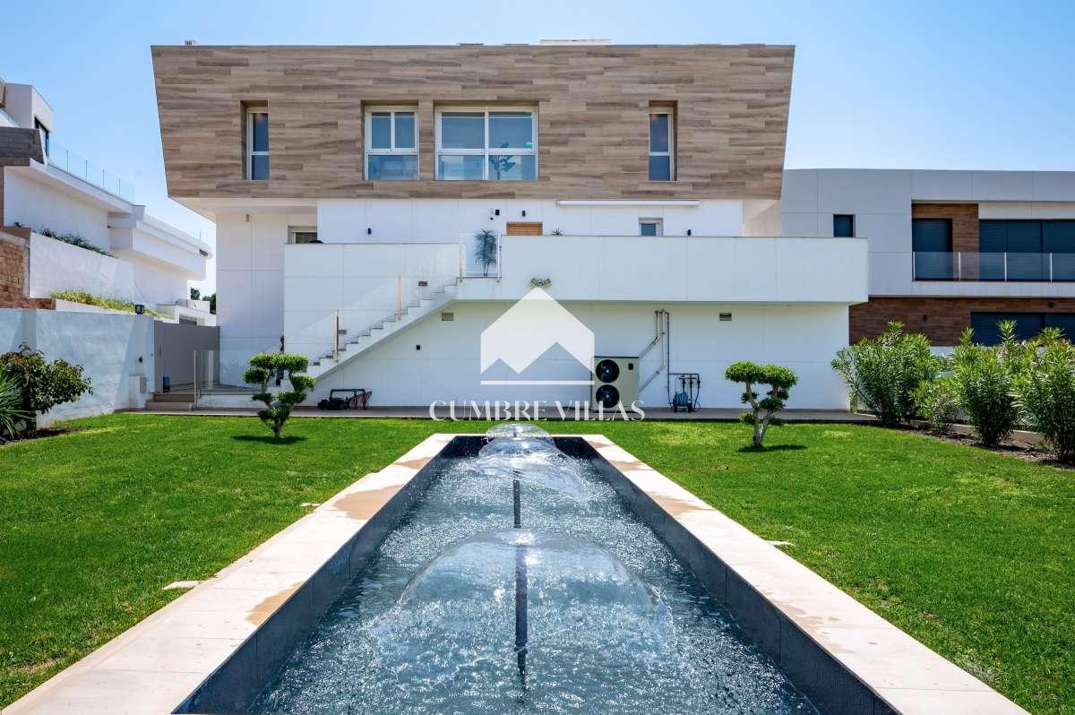 Villa for Sale in Almuñécar