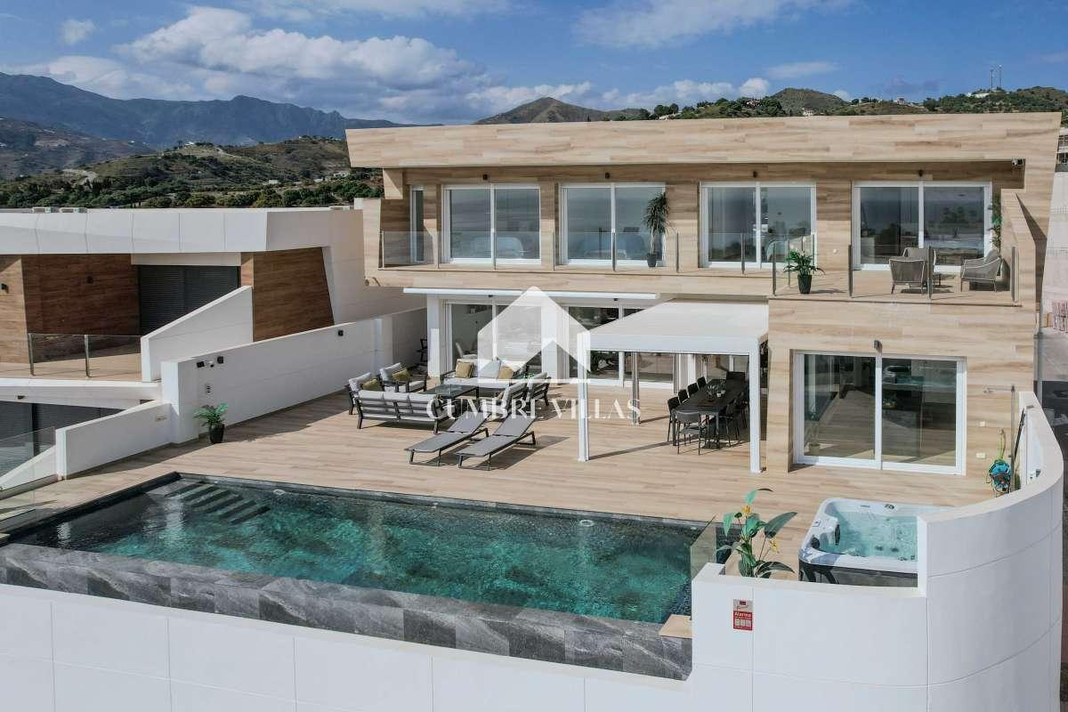 Villa for Sale in Almuñécar