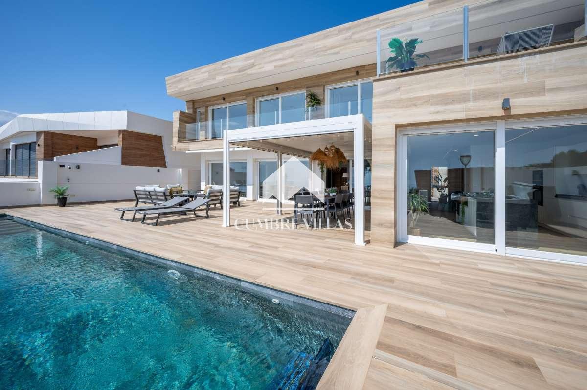 Villa for Sale in Almuñécar