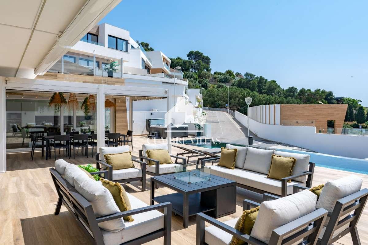 Villa for Sale in Almuñécar