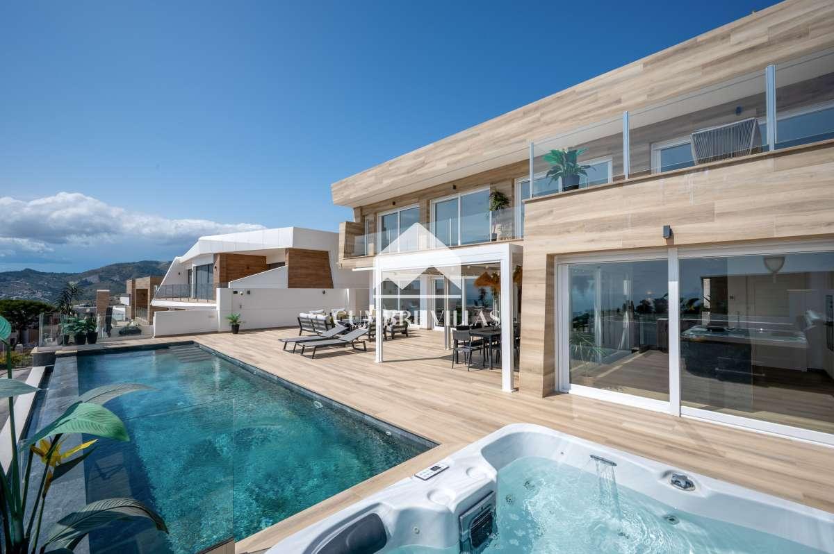 Villa for Sale in Almuñécar
