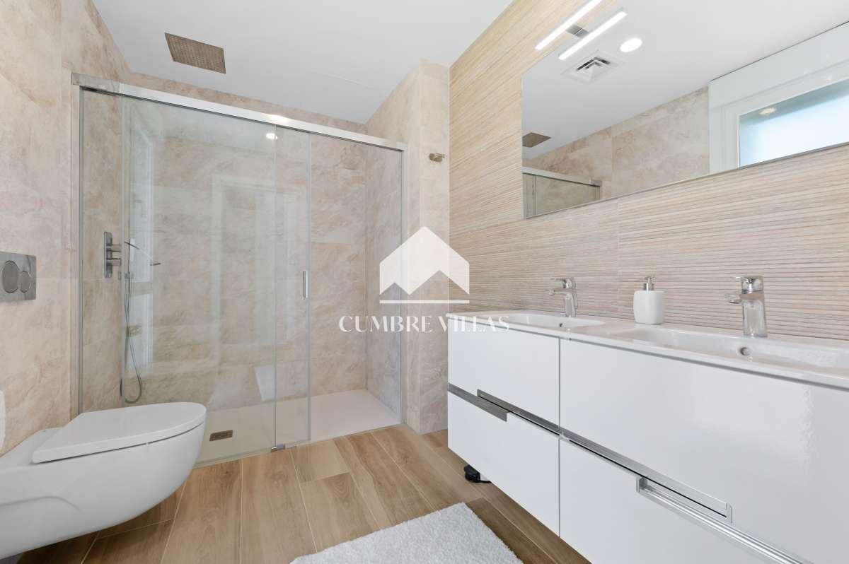 Villa for Sale in Almuñécar