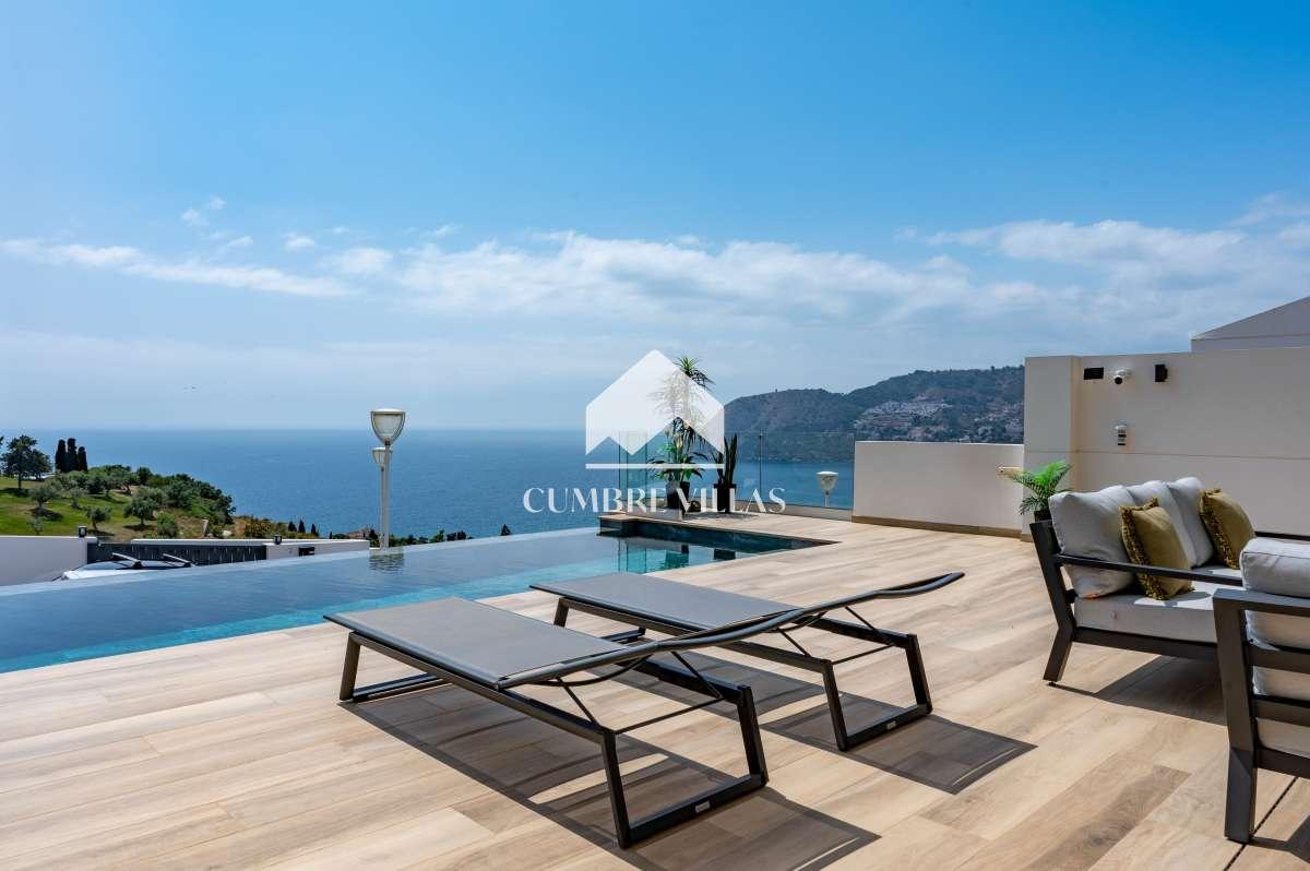 Villa for Sale in Almuñécar