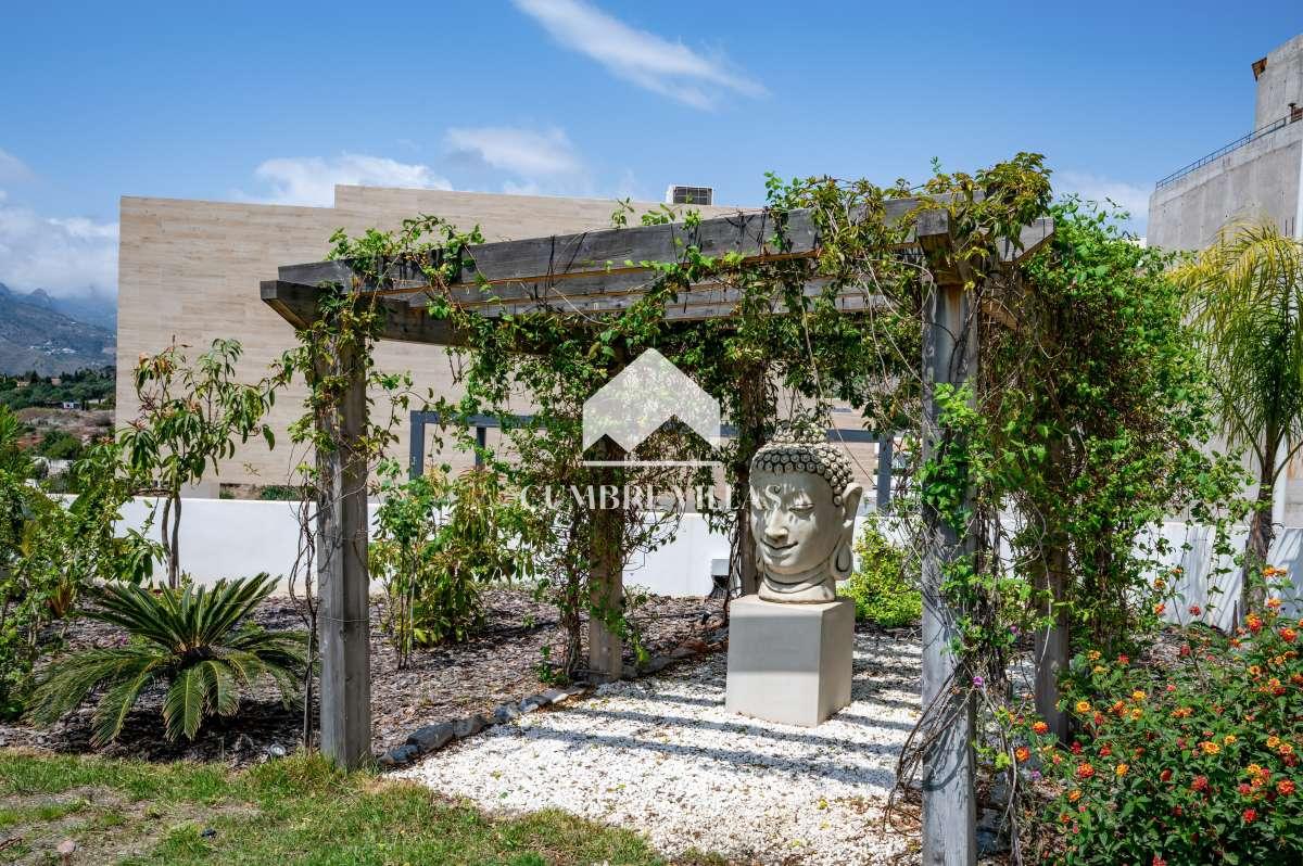 Villa for Sale in Almuñécar