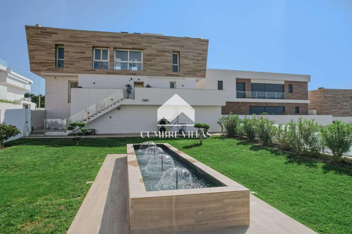 Villa for Sale in Almuñécar