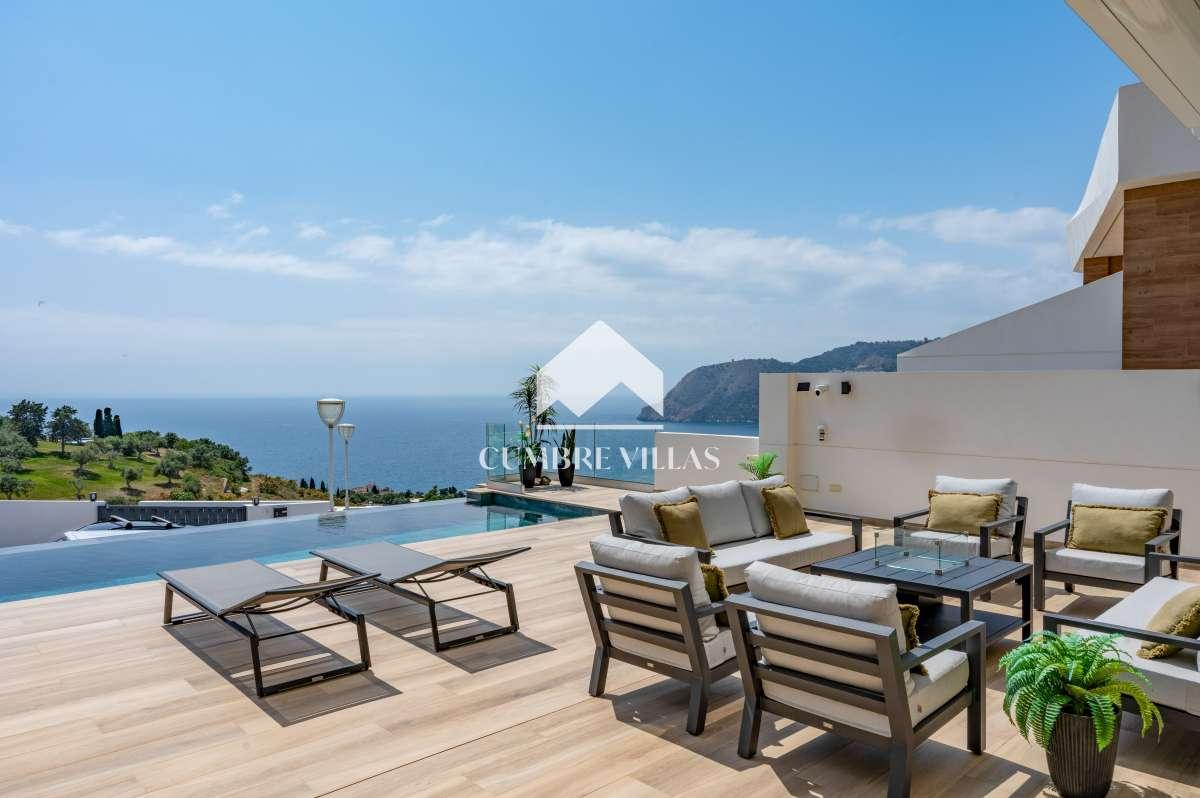 Villa for Sale in Almuñécar