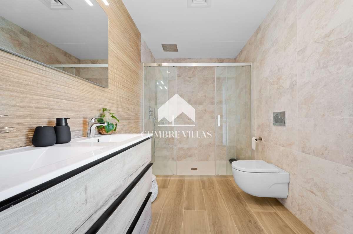 Villa for Sale in Almuñécar