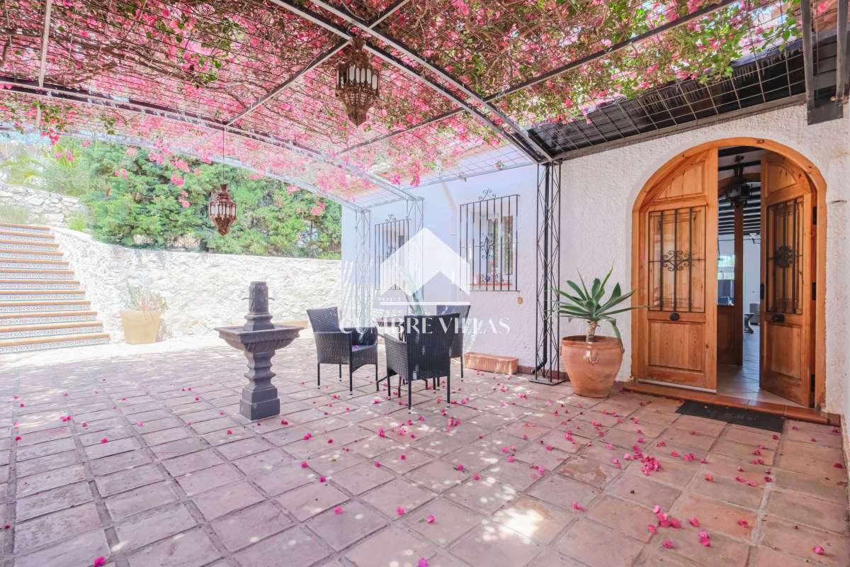 Villa for Sale in Salobreña