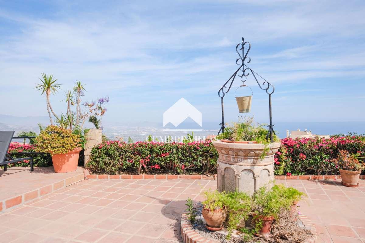 Villa for Sale in Salobreña