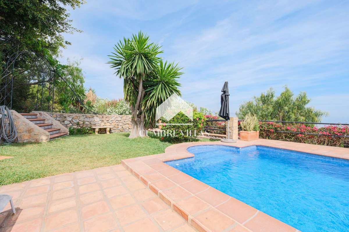 Villa for Sale in Salobreña