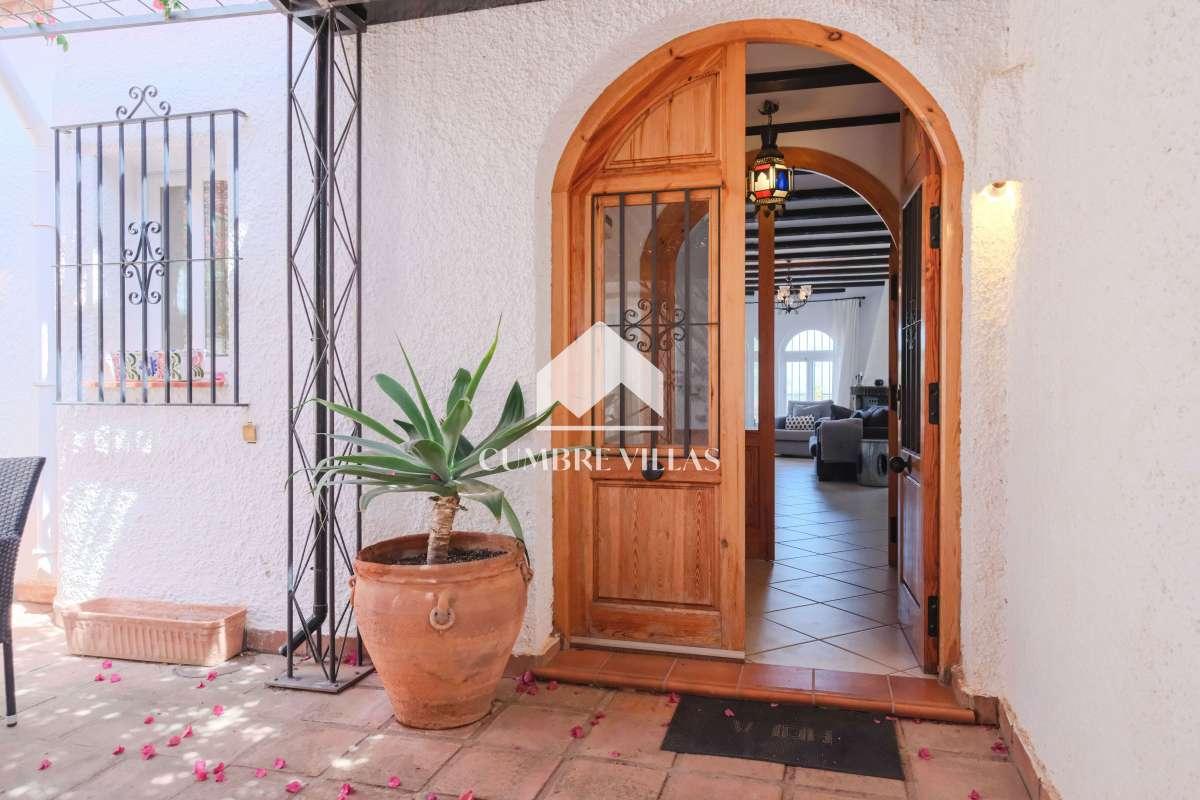 Villa for Sale in Salobreña