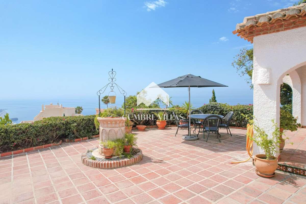 Villa for Sale in Salobreña