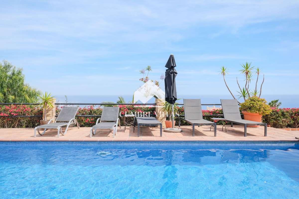 Villa for Sale in Salobreña