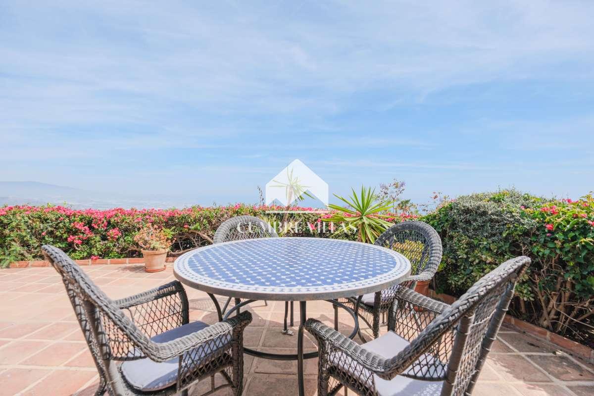 Villa for Sale in Salobreña